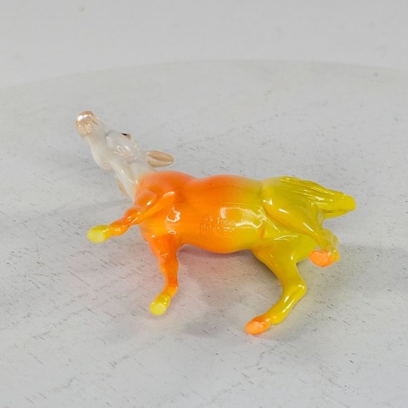 Breyer Stablemate Cornelius Spooky Surprise Candy Corn Mule #712514 - Picture 8 of 12